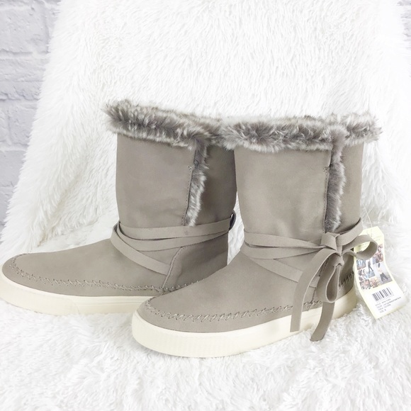NWT, Toms taupe suede fur Vista boots - Picture 3 of 8